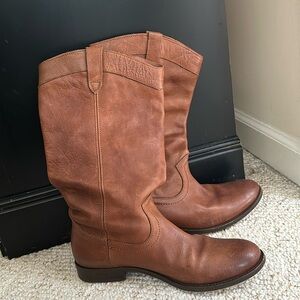 Women’s Frye boots. size 9
